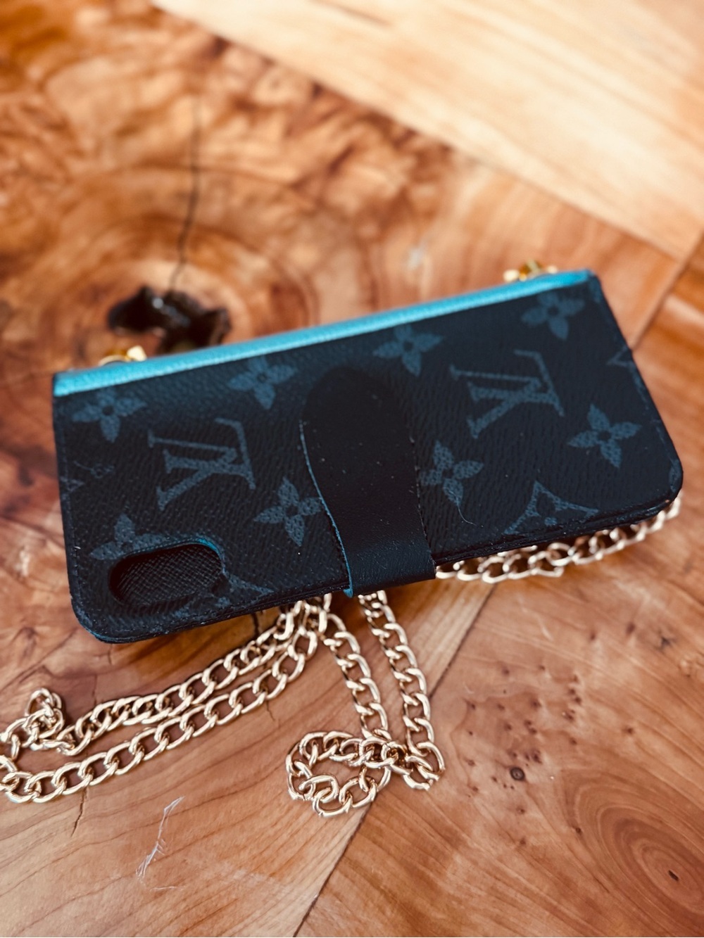 Louis Vuitton Monogram Eclipse iPhone X Folio case reinvented - Picture 4 of 15